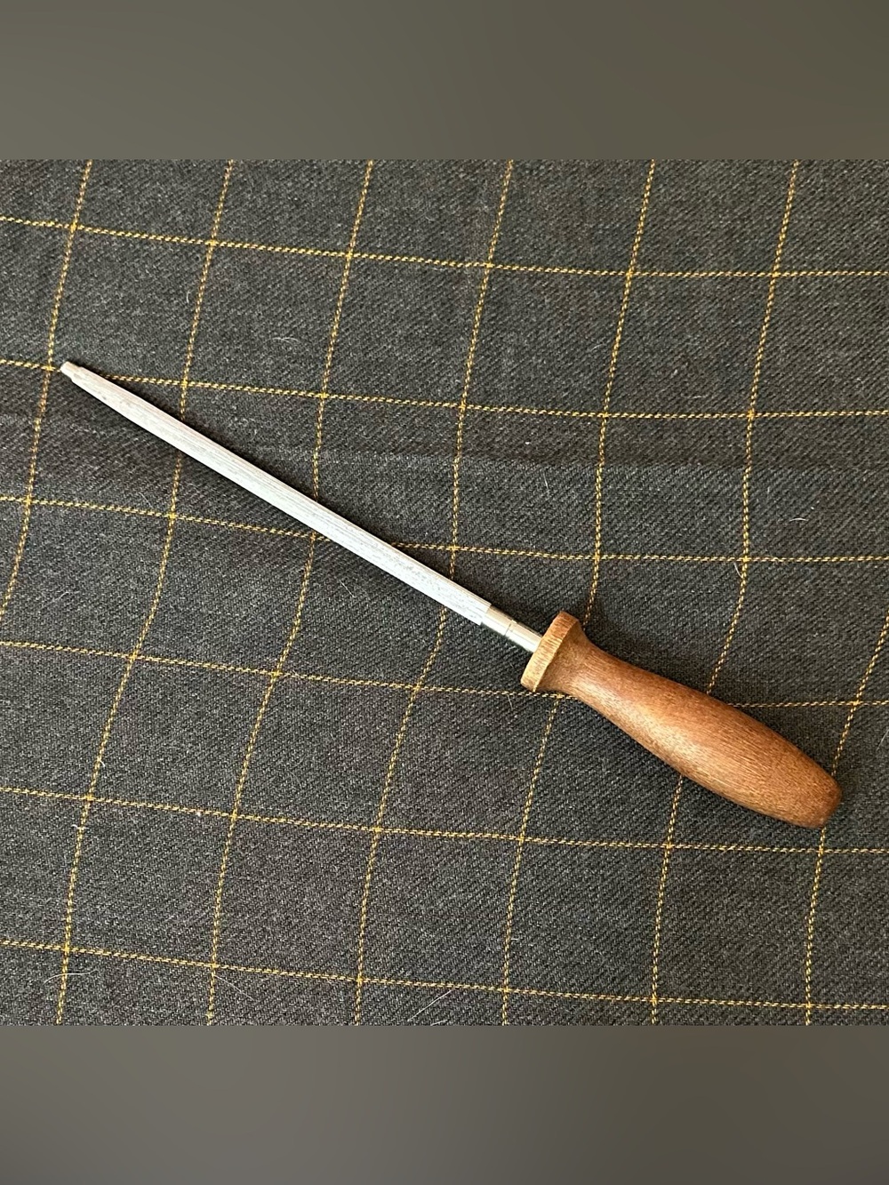 Kitchen knife sharpening • honing rod • wooden handle
